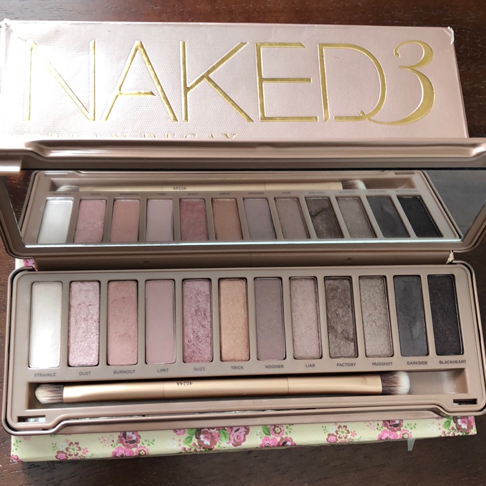 😘🔥Urban Decay🔥Naked 3 Palette